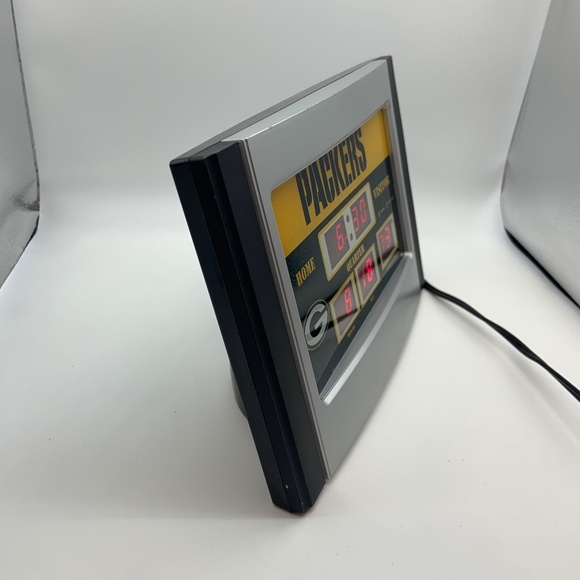 NFL Green Bay Packers Football Scoreboard Digital Clock & Alarm Clock 6.5" x 9" - Picture 2 of 12